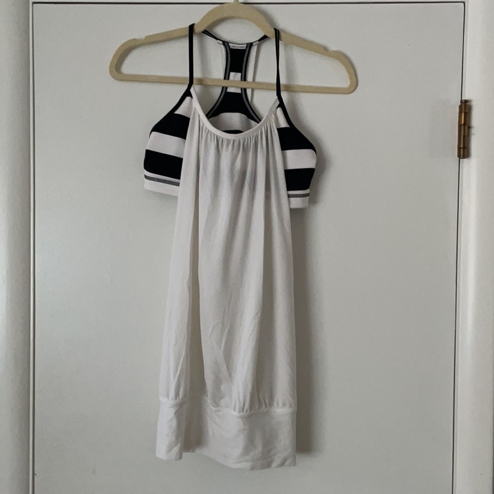 Lululemon tank with built in bra